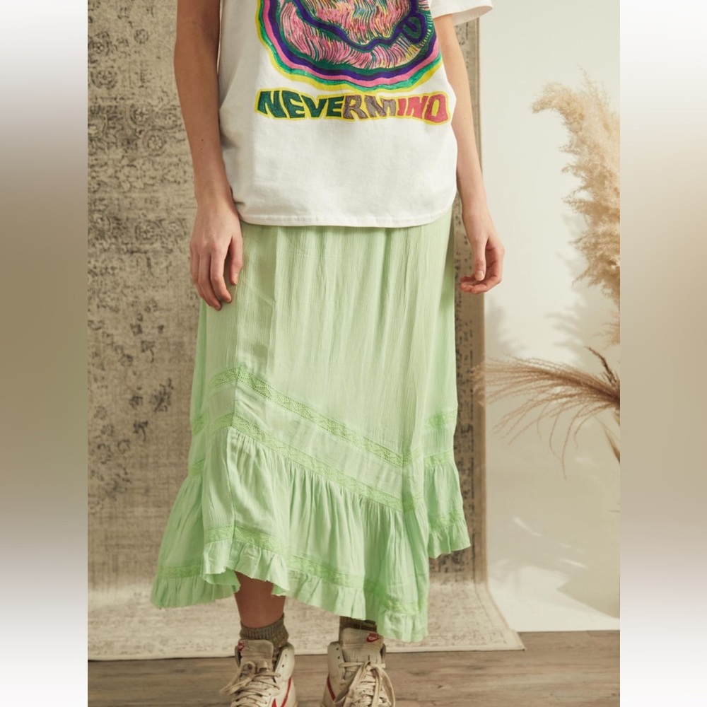 Crinkle prairie midi skirt urban outfitters